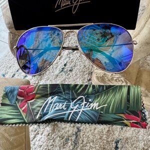 Maui Jim Maverick Sunglasses with Silver Frame and Blue Lenses